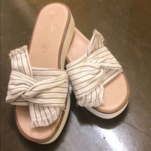 Adorable summer Seychelles slides 7.5